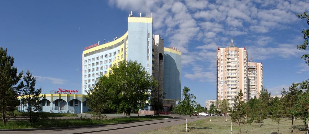 Sary Arka Hotel Pavlodar Esterno foto